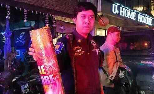 50岁男子远赴泰国陪漂亮女友跨年 点燃烟花庆祝后悲剧了