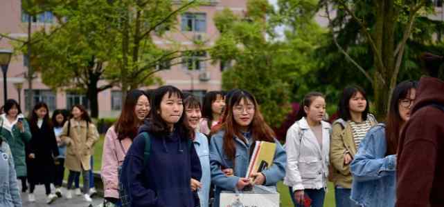 南京大学回应网传贫困生网上炫富 还原事发经过及背后原因！