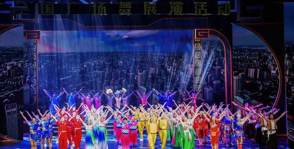 赛龙舟舞蹈 “文化力量·民间精彩”湖北省第四届群众广场舞展演