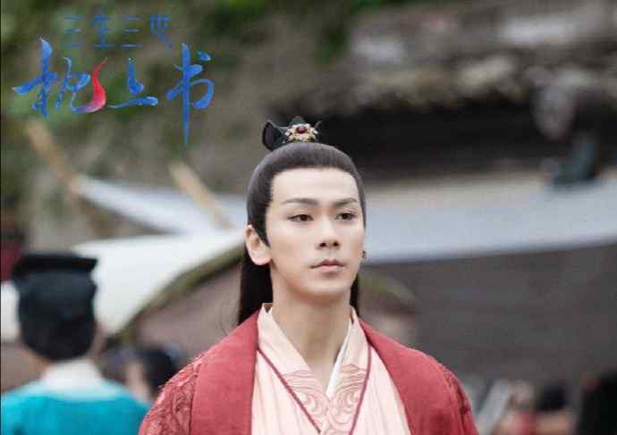 聂初寅扮演者 《枕上书》的魔君来头不小，曾在新加坡红极一时，还娶到古装女神文章配图