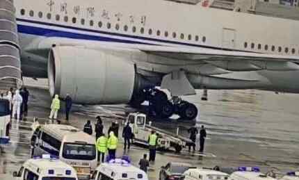 现场堪比大片!上海浦东机场一航班落地 大量救护车严阵以待究竟是怎么回事？