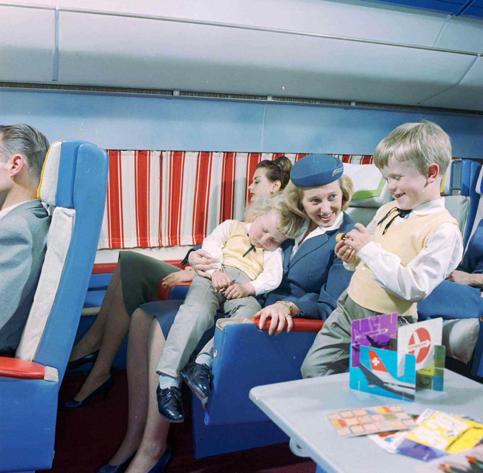 20世纪60年代的飞机头等舱 看起不输现在