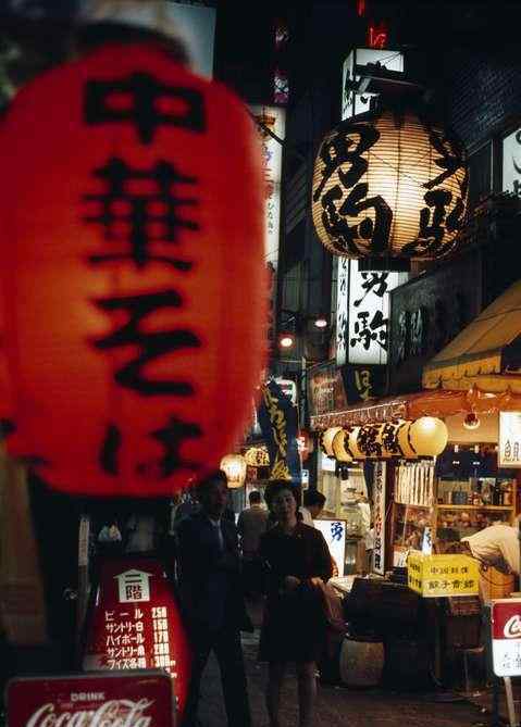 1972年夜色下的东京 丰富多彩的夜生活