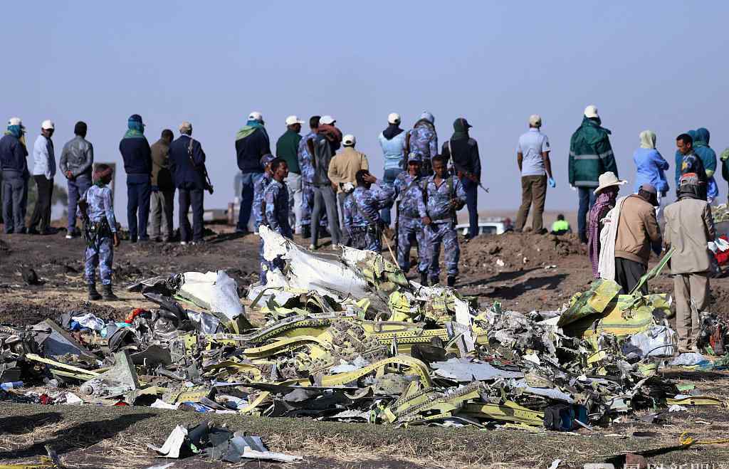 埃塞航空空难原因：波音737MAX8机型客机坠毁现场图片