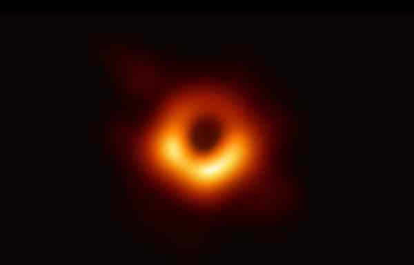 黑洞高糊照片公布 爱因斯坦又对了