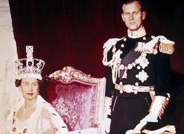 英国为女王登基67周年鸣礼炮 本人因这理由拒绝庆祝