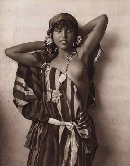 世界上的裸体部落：上世纪初非洲原始部落中的裸体女人