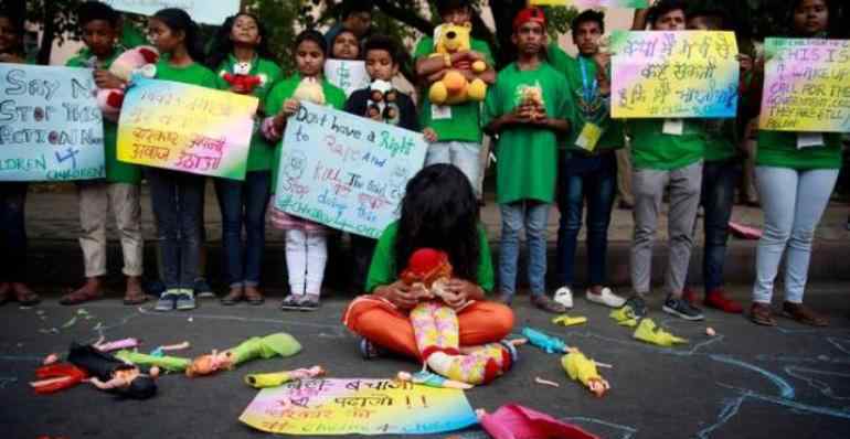 印度12岁男孩多次性侵10岁女孩 致其怀孕被起诉