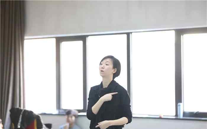 凄美的放手 朗诵稿件散文《凄美的放手》要点分析