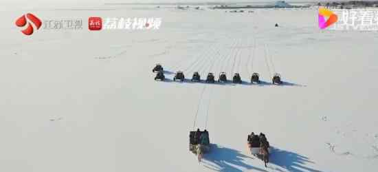 新疆景区员工冰面驾马车上下班 究竟是怎么一回事?