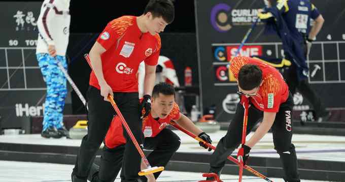 巴德鑫 赛前不被看好的中国男子冰壶队挺进了决赛！ 险胜加拿大一队