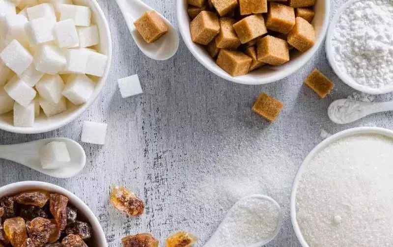 白砂糖可以代替冰糖吗 你知道红糖 白糖 冰糖的作用吗？千万别用错了。