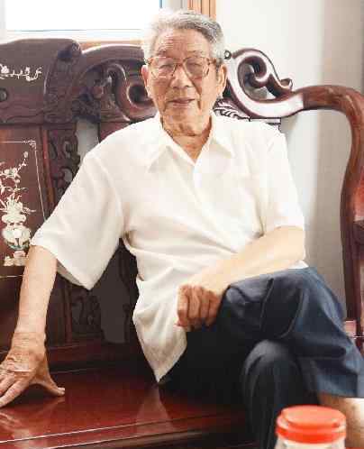 读读看 乐清92岁老人3年写了700多首诗 一起来读读看
