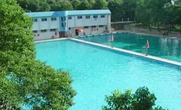 湖南师范大学校区 湖南这11家大学有游泳池，别羡慕！
