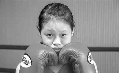 李静雯 萧山出了个14岁“少女拳王” 男记者和她切磋了一下……服！