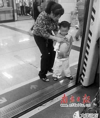 深圳地铁大便 大便弟地铁当众大便被称“中国式拉屎”