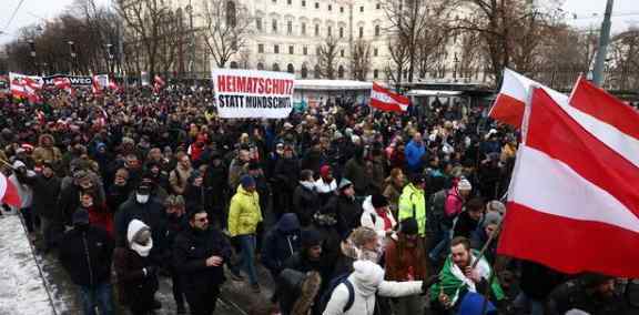 奥地利爆发万人反封锁抗议，抗议者直呼死亡人数是谎言
