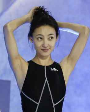 王丽坤整容 素颜女神整容当小三 图揭王丽坤整容证据/组图
