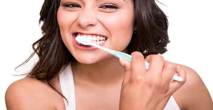 牙黄变白最实用的方法 7个让黄牙齿快速变白的小偏方,超实用有效!