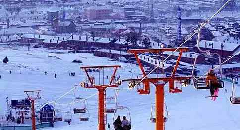 玉龙雪山滑雪场 冬天就该去滑雪，国内八大滑雪圣地完全攻略！