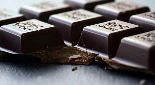 小孩吃巧克力的危害 孩子多大可以吃巧克力？巧克力中的咖啡因对他们有危害吗？
