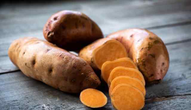 红薯可以减肥吗 用红薯代替米饭，如果坚持一个月，能达到减肥的效果吗？