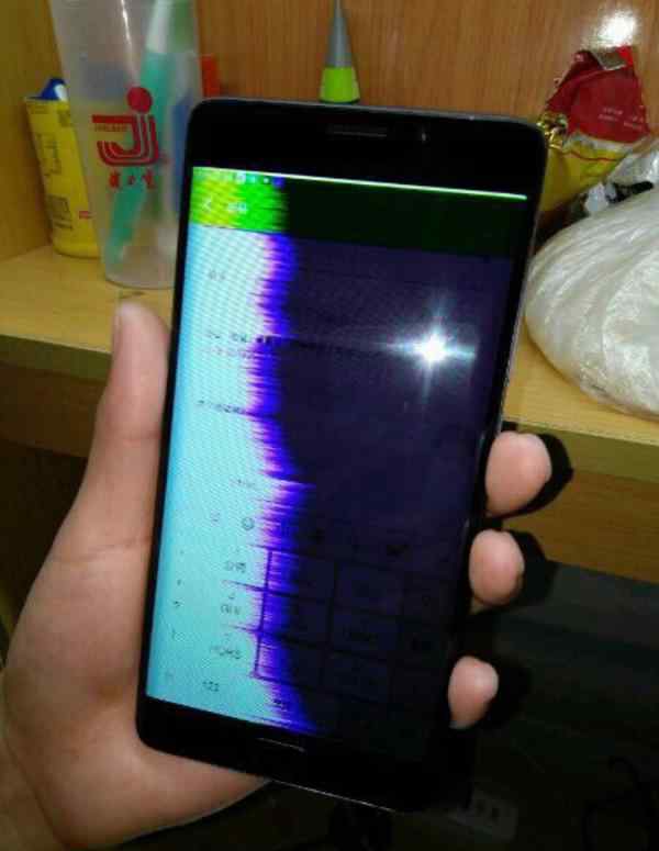手机漏液 手机屏漏液什么情况？这几点告诉你答案