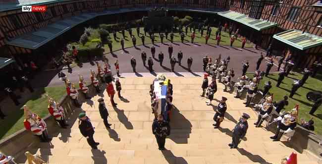 菲利普亲王葬礼在圣乔治教堂开始举行 目前是什么情况？