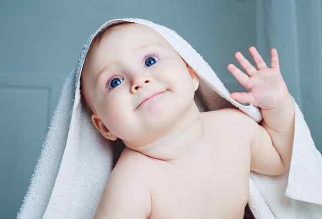 防止宝宝呛奶的小妙招 这3种日常行为容易导致宝宝呛奶，学会4个技巧预防和护理宝宝呛奶