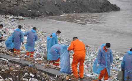 垃圾是从哪里来的 调查:3万吨垃圾被抛入长江 垃圾从哪儿来?