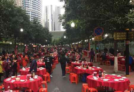 实拍广州土豪村摆630桌晚宴 背后真相实在让人震惊