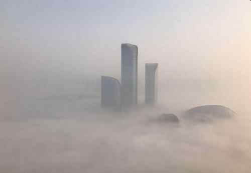 济南大雾 6日济南大雾笼罩空气质量差 6个监测站数据已经爆表