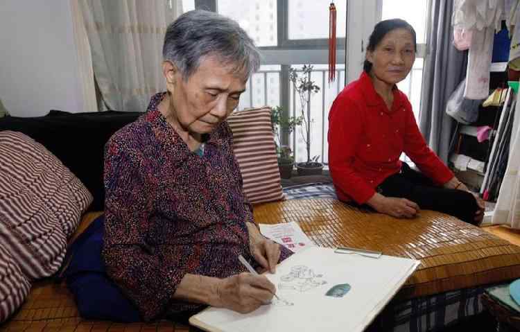 梵高奶奶 重庆梵高奶奶 86岁拿画笔