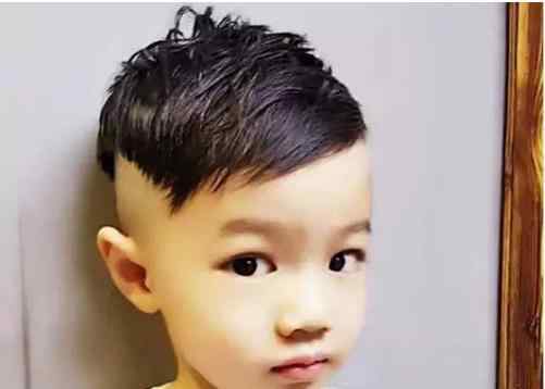 2一6岁男宝宝发型寸头 6岁男孩的发型怎么剃，只要外形好看，头型难不难搞不要紧
