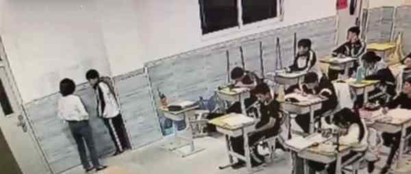 辽宁一初中老师体罚13岁学生致鼻梁骨折，竟然只有小学教师资格证，身份引人猜测