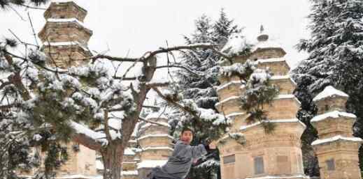扫地僧雪中练武 这精神值得学习