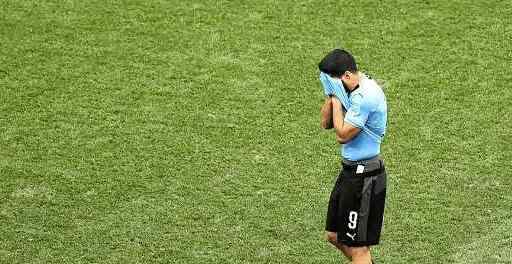 乌拉圭球员哭了 为什么哭了？