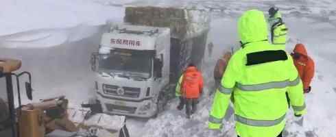 青海高速8米积雪 为什么这么厚的雪？