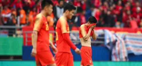 国足中国杯垫底 为什么输的这么惨究竟是怎么回事？