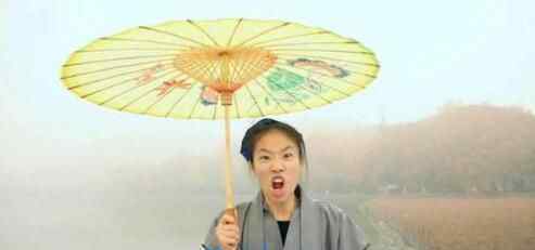 走路玩手机落水 坠湖事件原因真相实在太吓人了