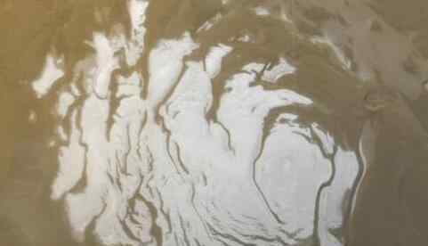 火星发现液态水湖 这意味着什么？