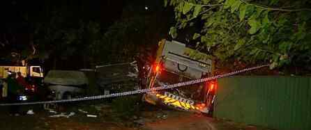 澳垃圾车撞进民宅 原因是这样简直太可怕？