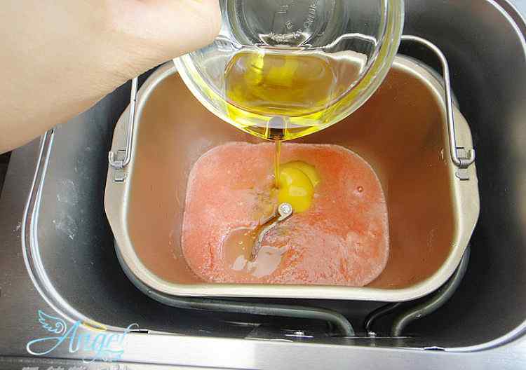 番茄汁怎么做 小熊吐司冰激凌木糠杯做法和配方 小熊吐司冰激凌木糠杯做法步骤图解