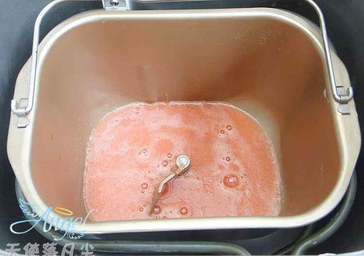 番茄汁怎么做 小熊吐司冰激凌木糠杯做法和配方 小熊吐司冰激凌木糠杯做法步骤图解