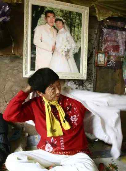 老妻少夫离婚了吗 老妻少夫相差32岁，原来电视上秀恩爱，现在闹离婚
