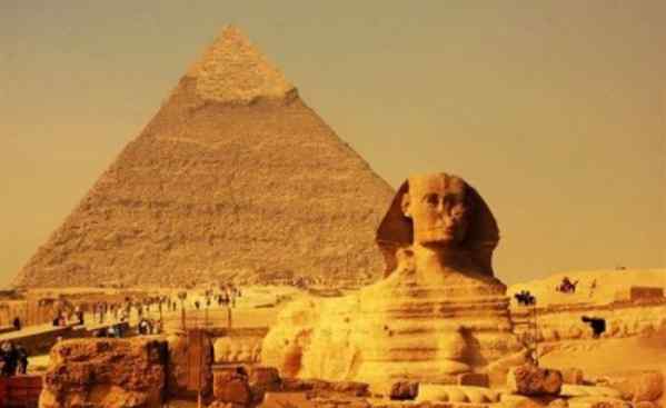 埃及金字塔的恐怖秘密 为什么埃及金字塔不能爬？有个不怕死的外国人登顶后，发现了秘密