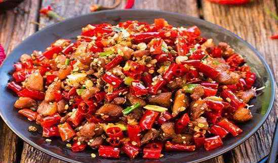 歌乐山辣子鸡 歌乐山辣子鸡，重庆江湖菜的“红灯区”
