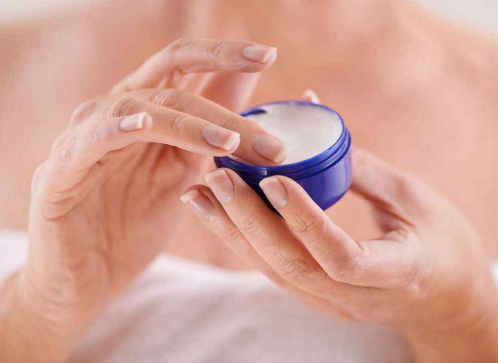 免疫抑制剂的作用 一项新的研究表明具有免疫抑制剂功能的药物可以防止皮肤老化