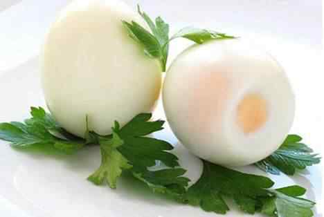 真鸡宝的图片 煮熟的鸡蛋黄表面为何会出现绿色