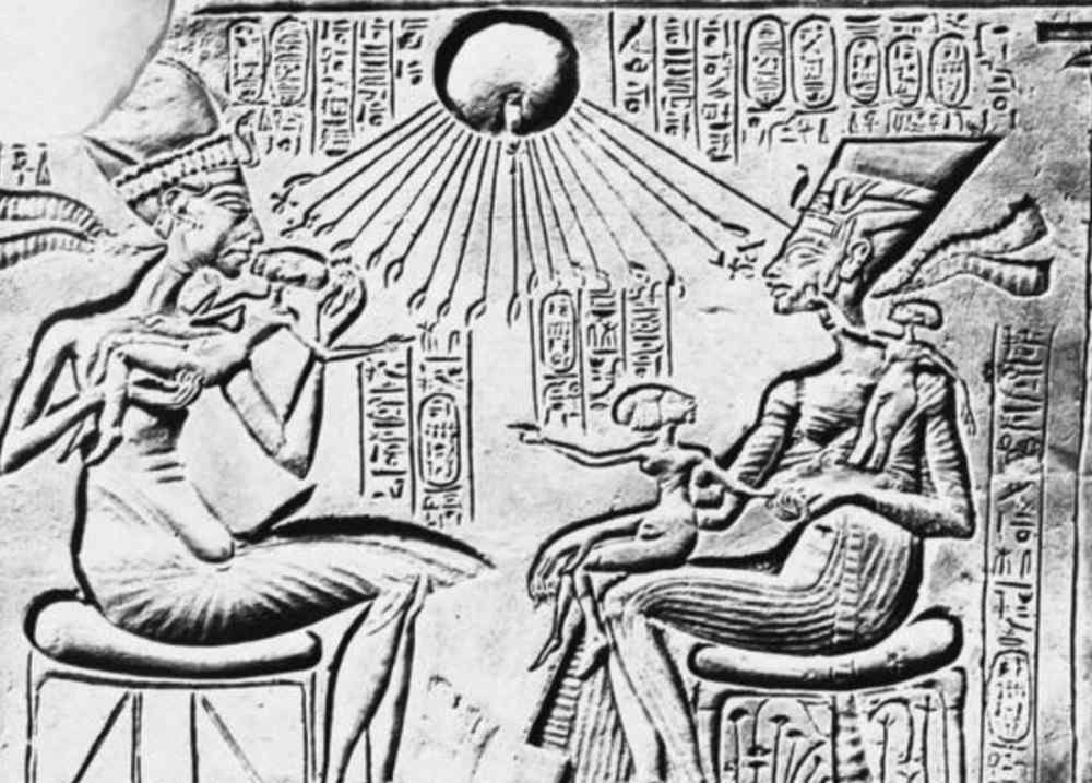 阿肯那吞 发源非洲的宗教改革，曾造成了古代埃及的严重混乱和失序